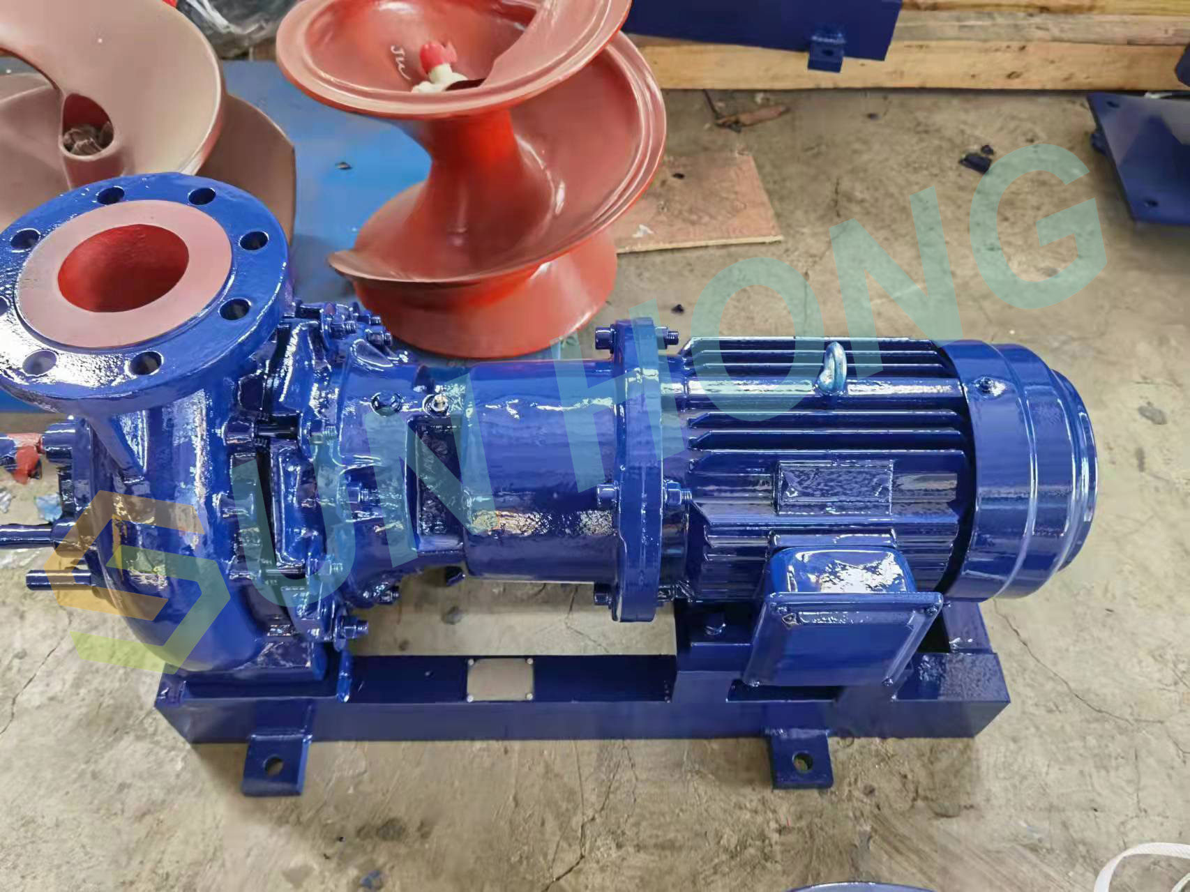 Pulp pump for paper making industry
