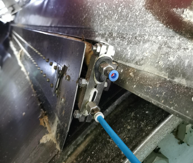 doctor blade pressure tube