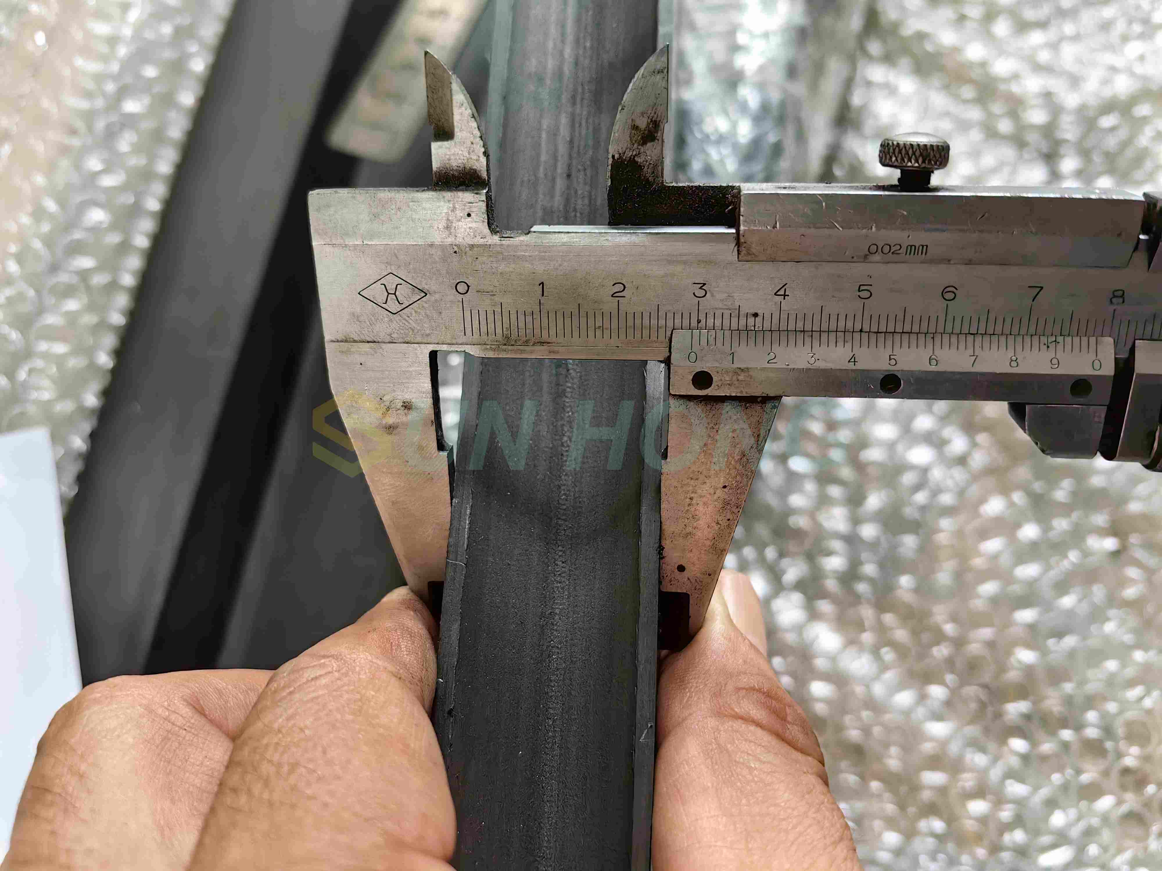 Graphite sealing strip