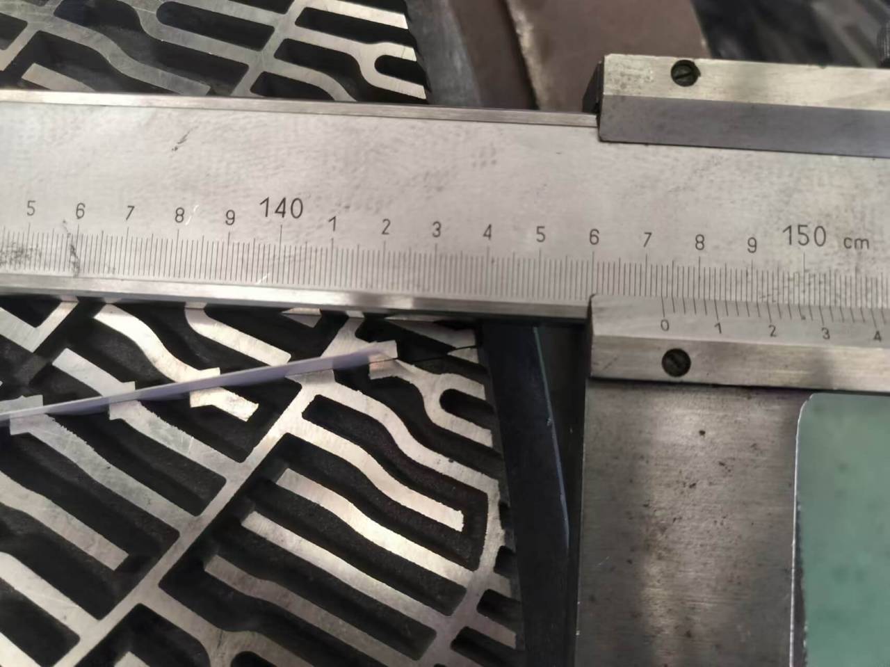 refiner plate for double disc refiner