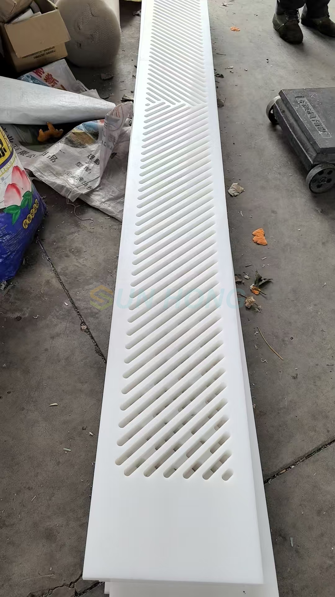 UHMWPE suction box cover