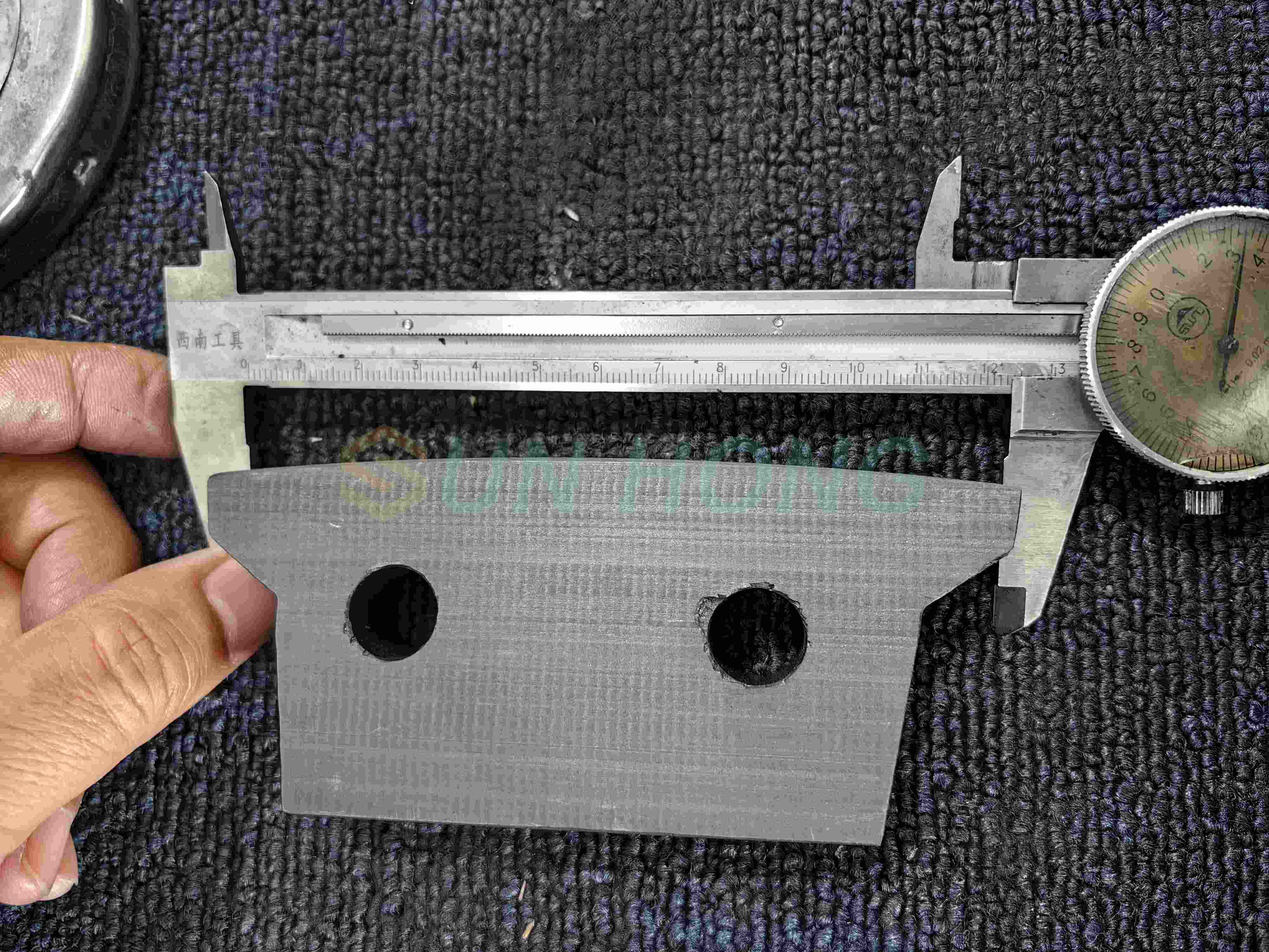 Graphite end deckle