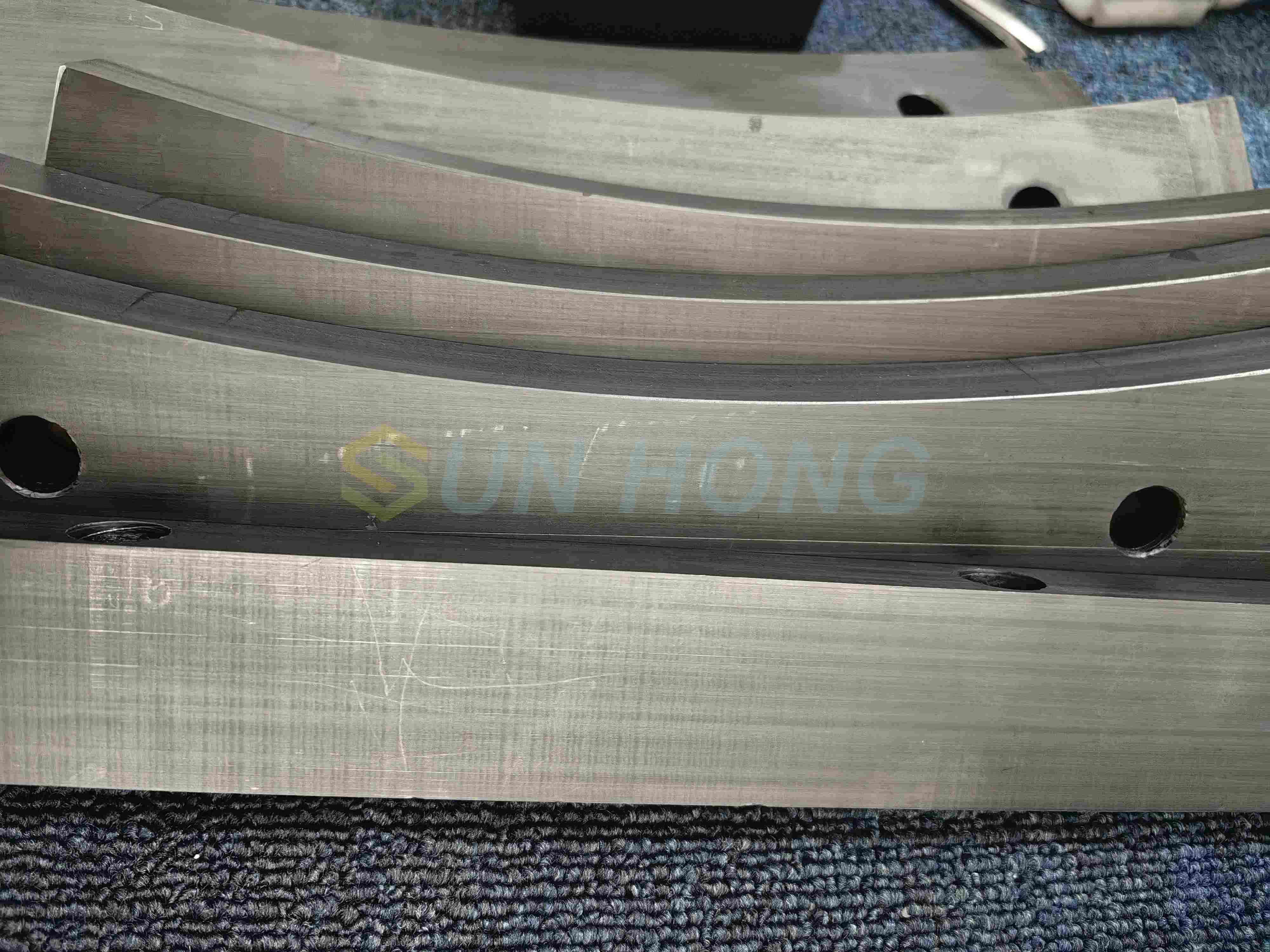 Graphite end deckle