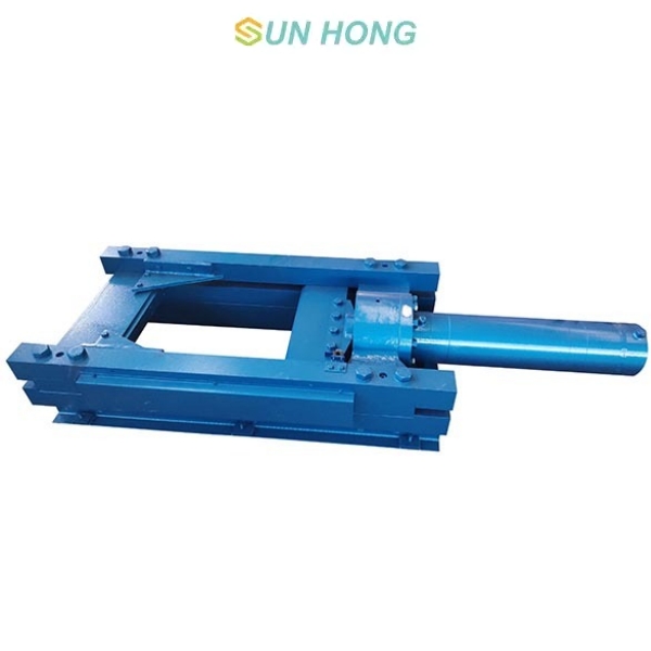 Rope cutter for hydrapulper