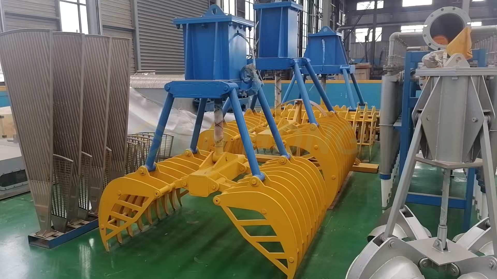 Grapple for Hydrapulper