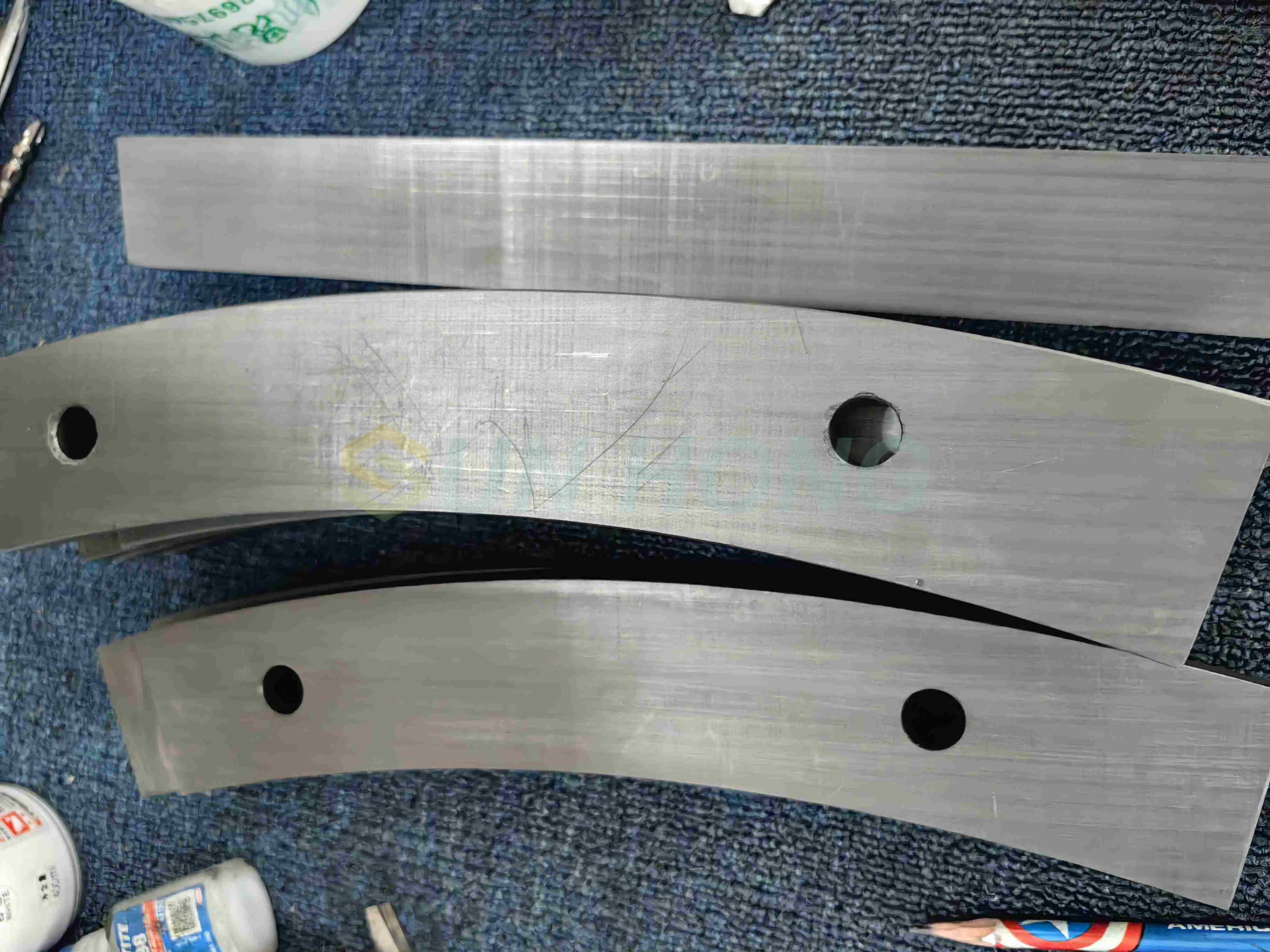 Graphite end deckle