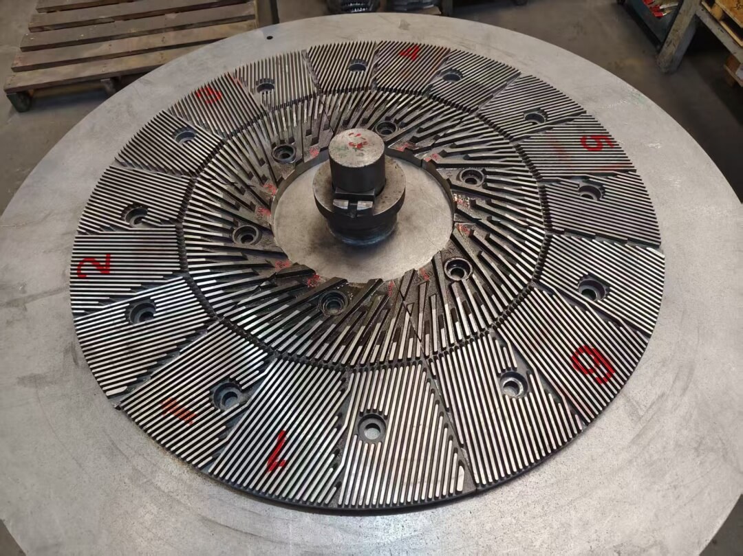 refiner plate for double disc refiner