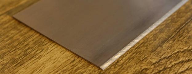 sun hong doctor blade close shot